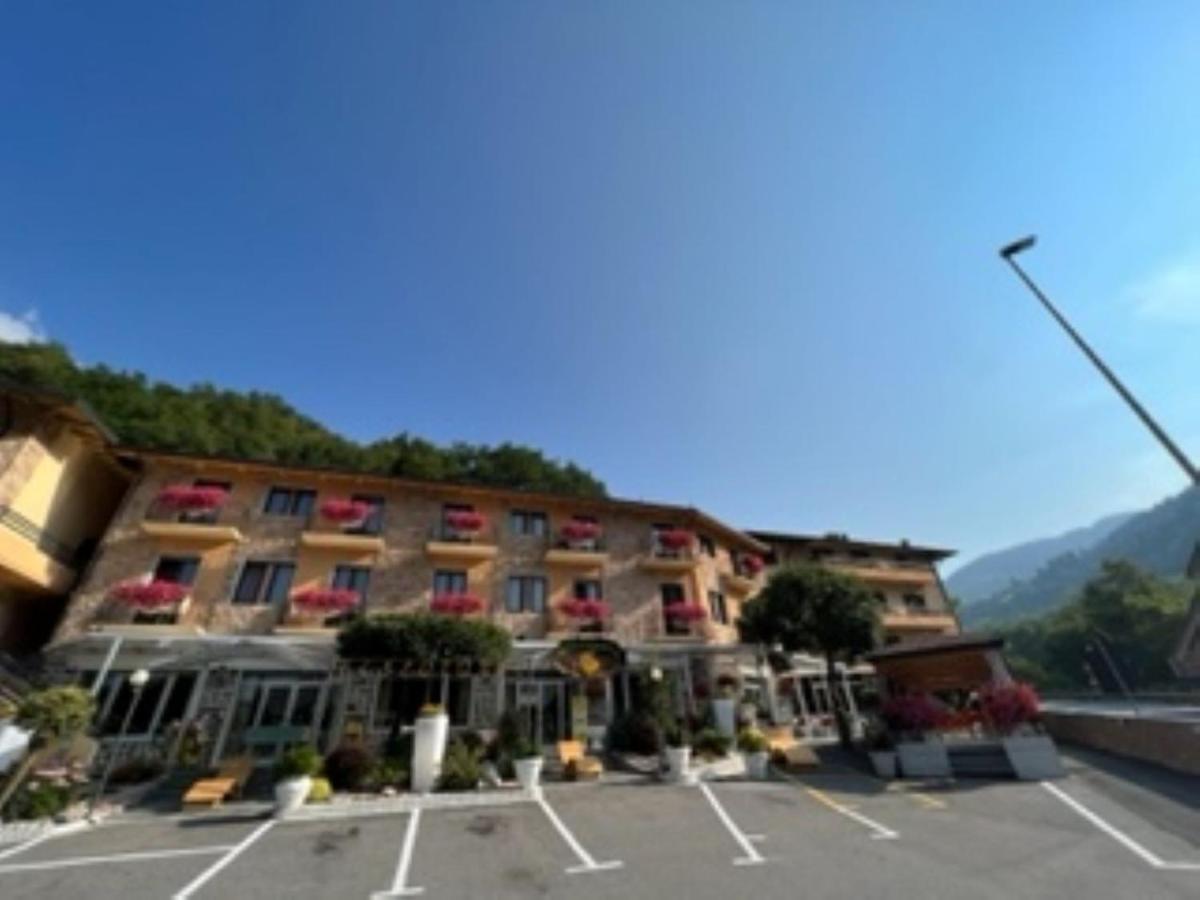 Hotel Iscla Edolo Exterior photo